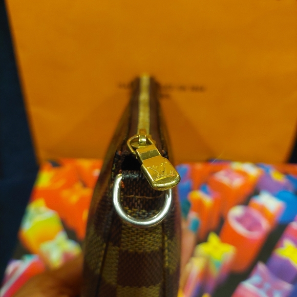 Bucket Marais Pochette Louis Vuitton w/New Coach Gold Crossbody Chain - Picture 15 of 16